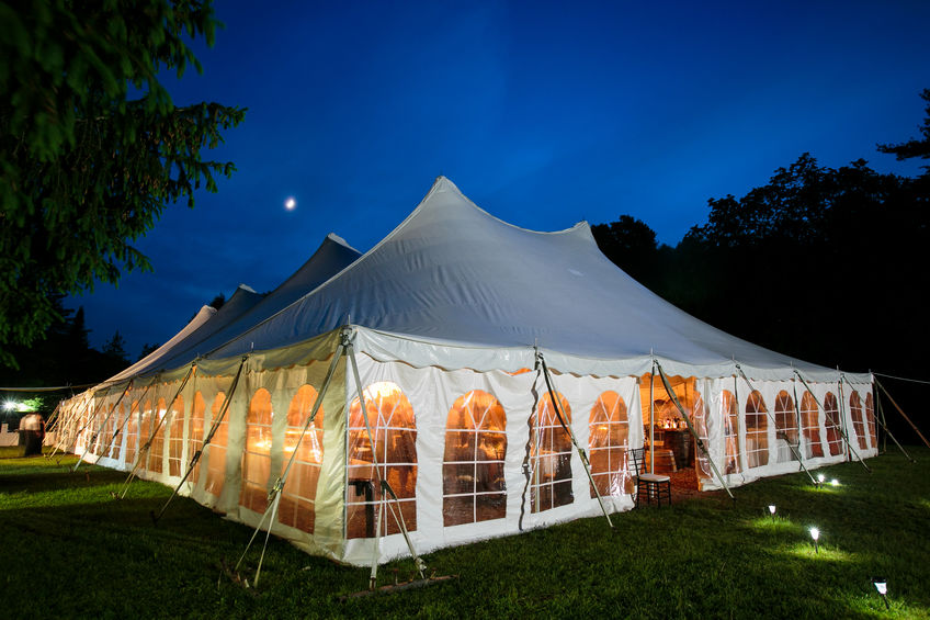 Party tent with sidewalls